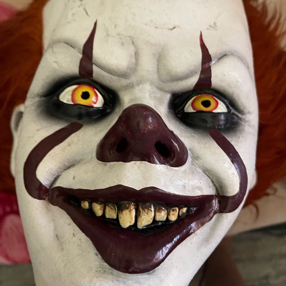 Pennywise Mask from the new Stephen King movie IT - Picture 7 of 14